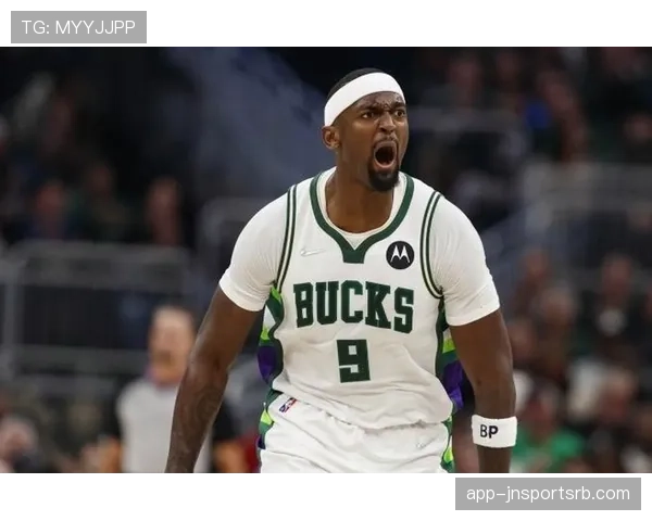 波蒂斯靠挡拆牵制约基奇，较上季更拉开空间提升三分