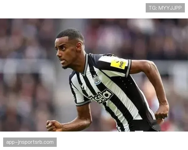 伊萨克如何以技术型9号重新定义现代中锋