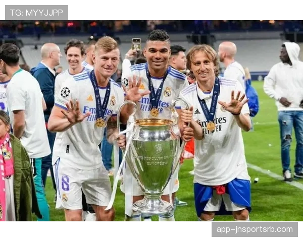 卡马文加接班莫德里奇与克罗斯的中场过渡解析