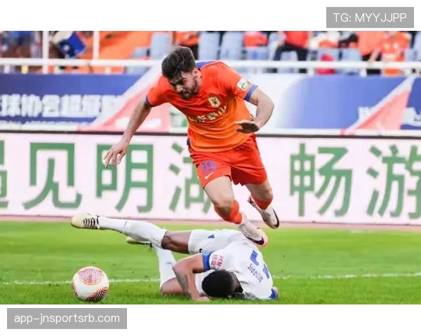 山东泰山节奏混乱加剧，失控表现背后暴露战术与稳定性问题